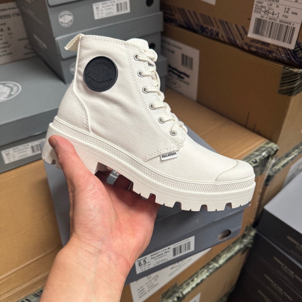 Palladium Pallabase Twill Leather Sneaker
Boots White S48 96907-116 - Picture 7 of 7